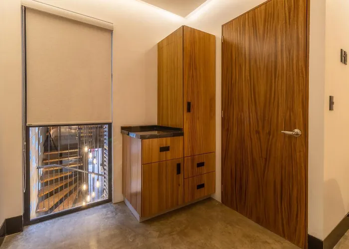 Zielo Londres ,modern With Ac & Rooftop Terrace