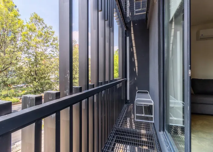 Zielo Londres ,modern With Ac & Rooftop Terrace