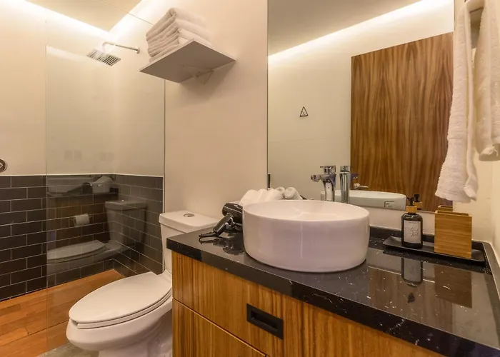 Zielo Londres ,modern With Ac & Rooftop Terrace